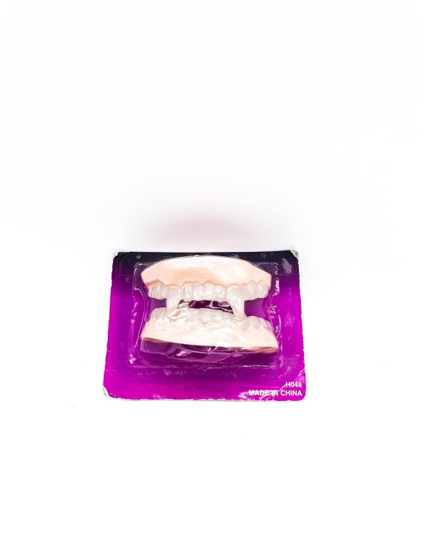 Vampire Denture With Fangs In Plastic Halloween